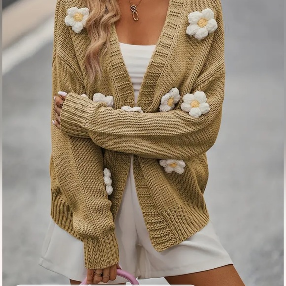 Sweaters - NEW BROWN DAISY FLORAL CARDIGAN SWEATER